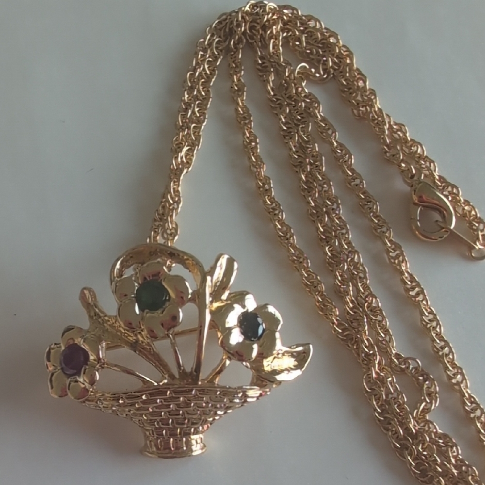 Elegant Gold Flower Basket Necklace